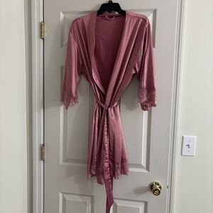 Elegant Pink Lace Trim Robe